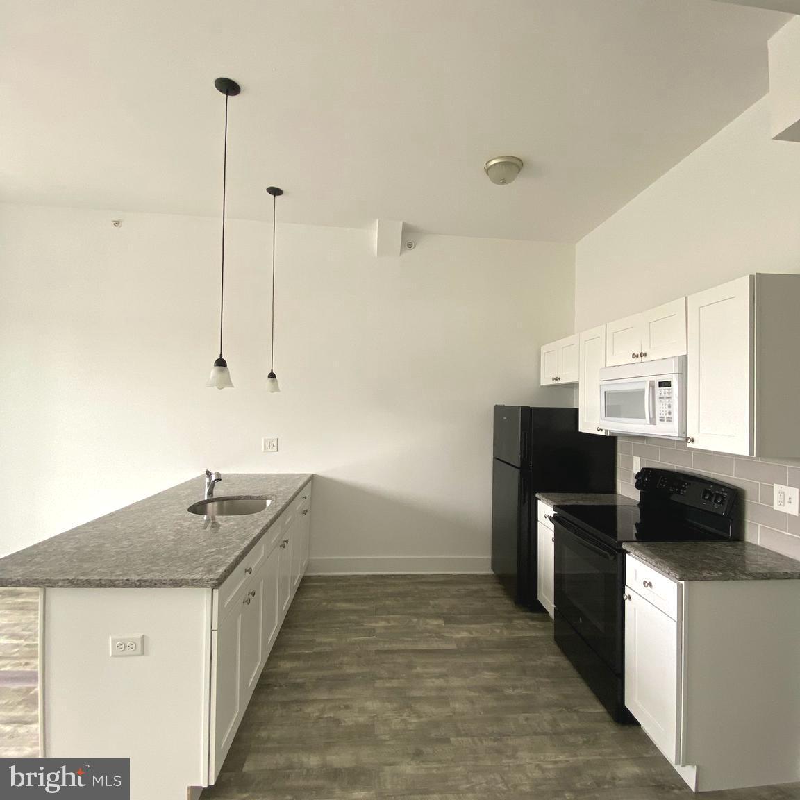6032 Market St #3rd Fl Property Photo 1