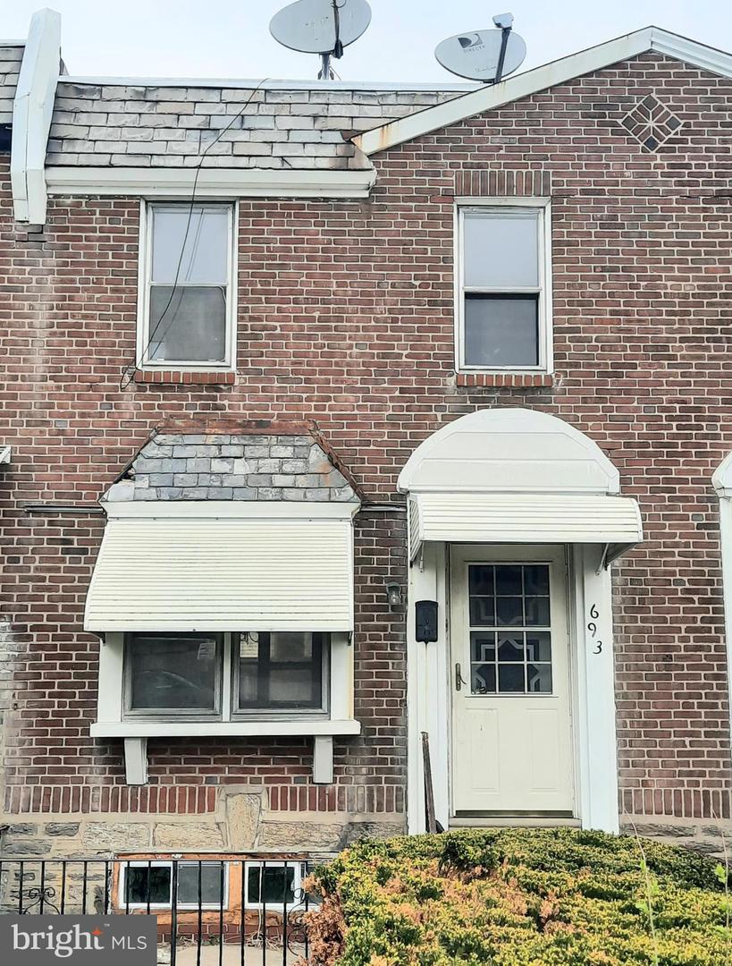 6937 STENTON AVE Property Photo 1