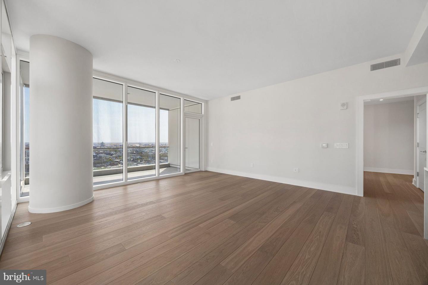 301 S Broad St #1902 Property Photo 17