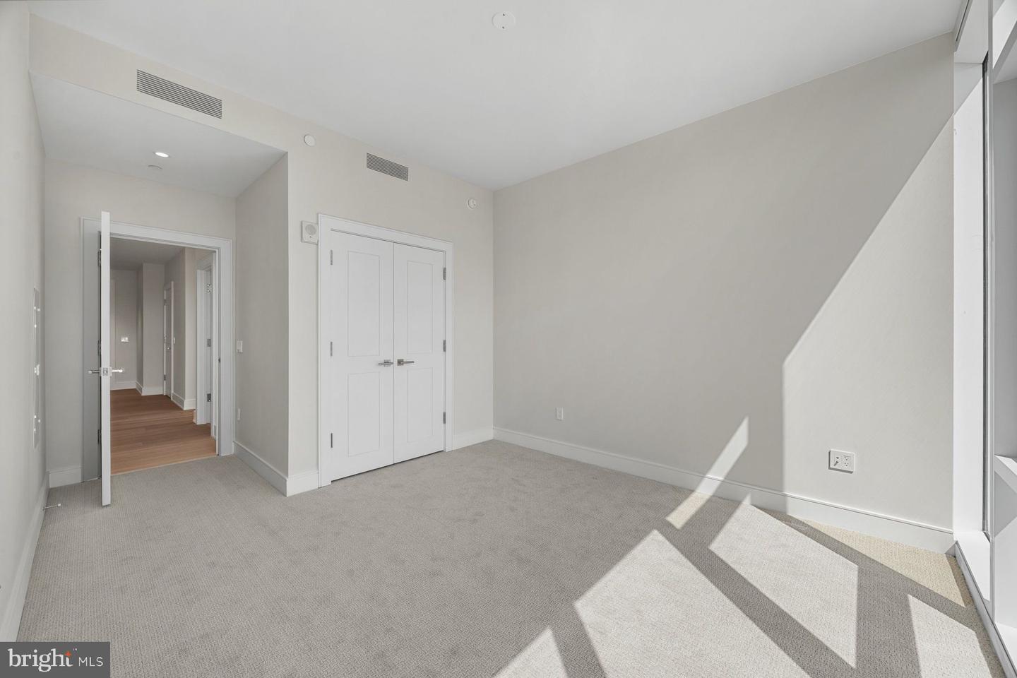 301 S Broad St #1902 Property Photo 28