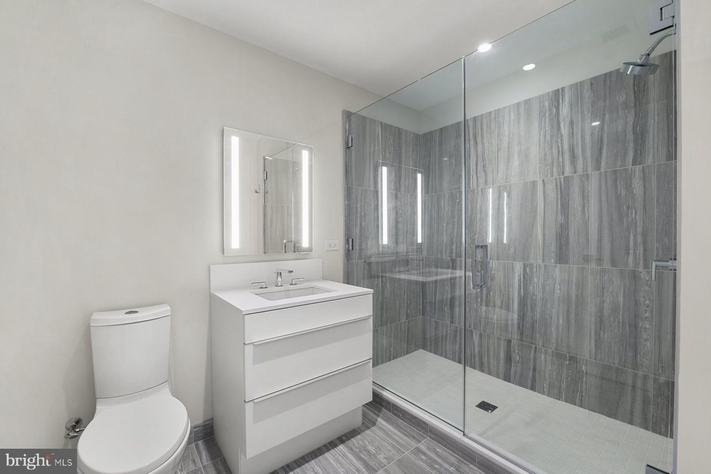 301 S Broad St #1902 Property Photo 29