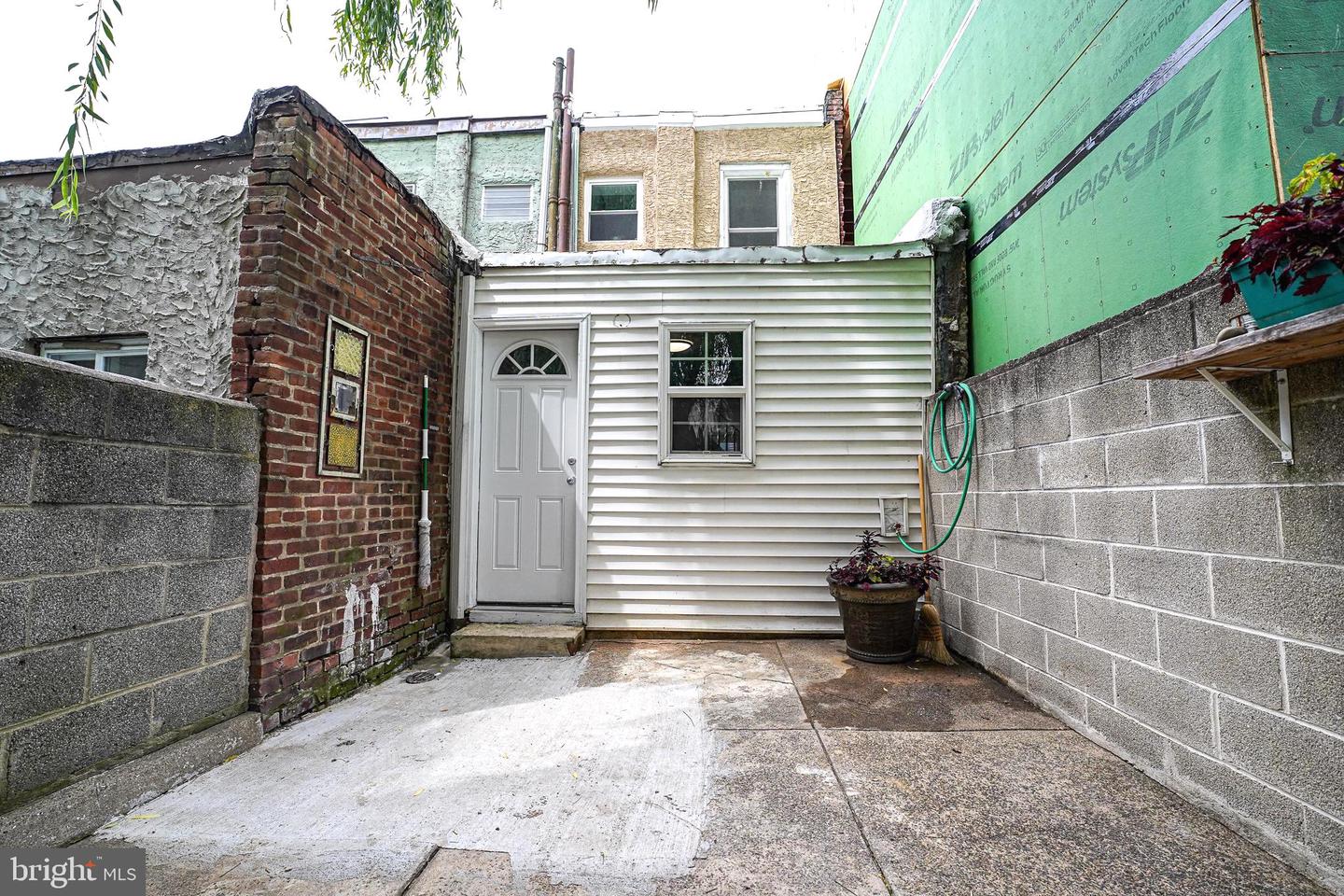 1847 E Harold St Property Photo 14