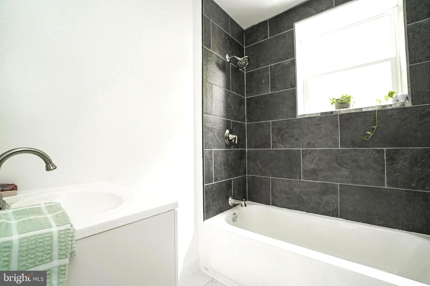1847 E Harold St Property Photo 21