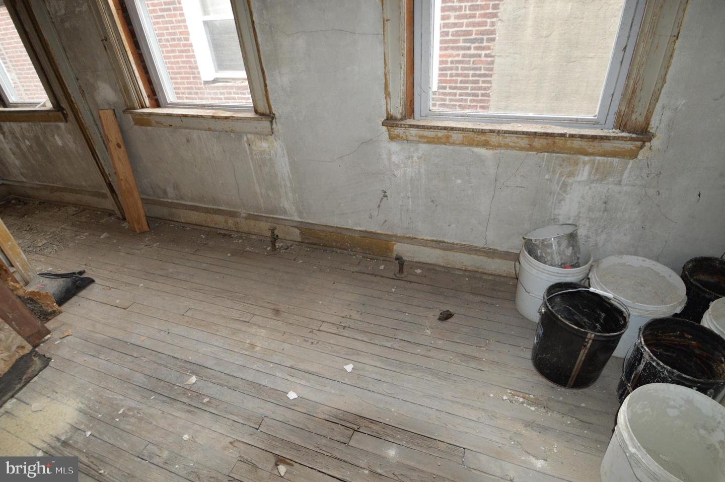1015 S 9th St Property Photo 31