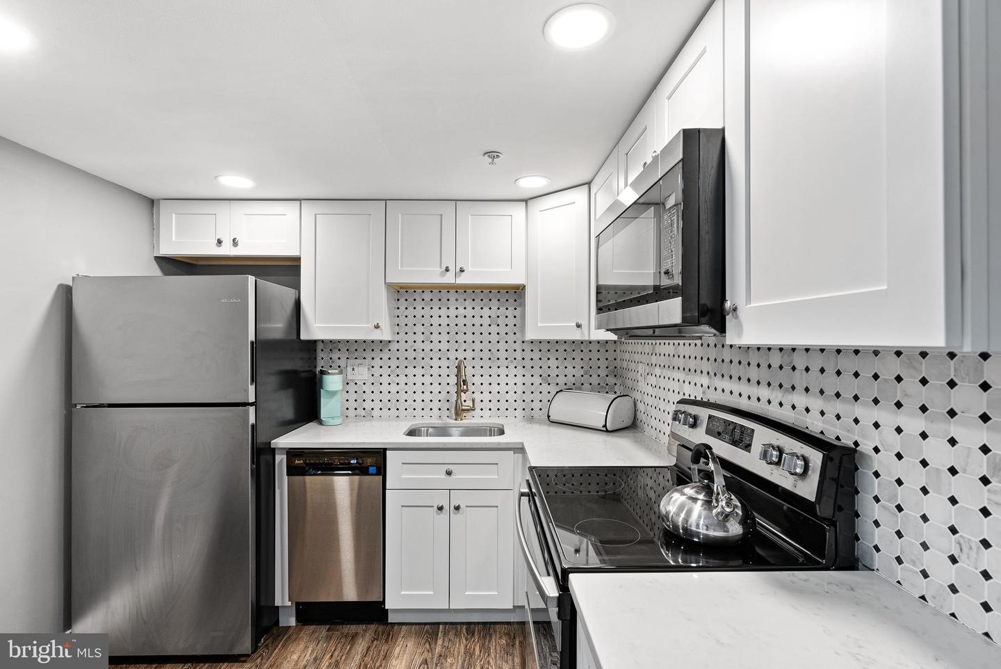 2001 Hamilton St #1222 Property Photo 6