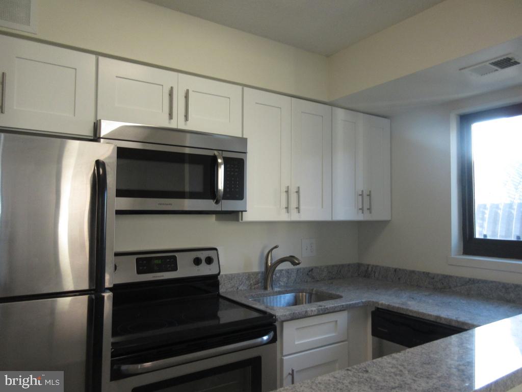 1420 Locust St #8j Property Photo 1