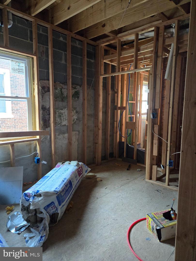 1406 E Moyamensing Ave Property Photo 8