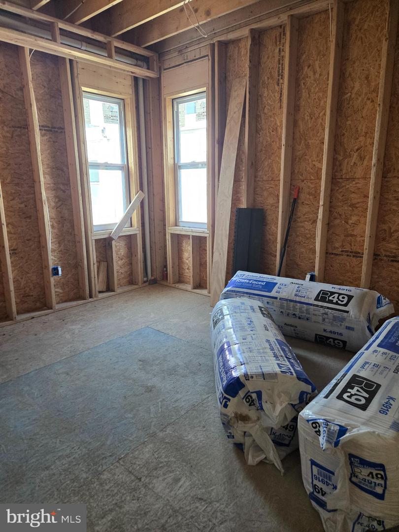 1406 E Moyamensing Ave Property Photo 9