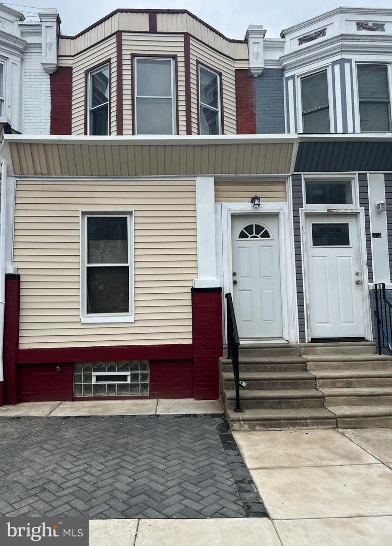 1537 N Wanamaker St Property Photo