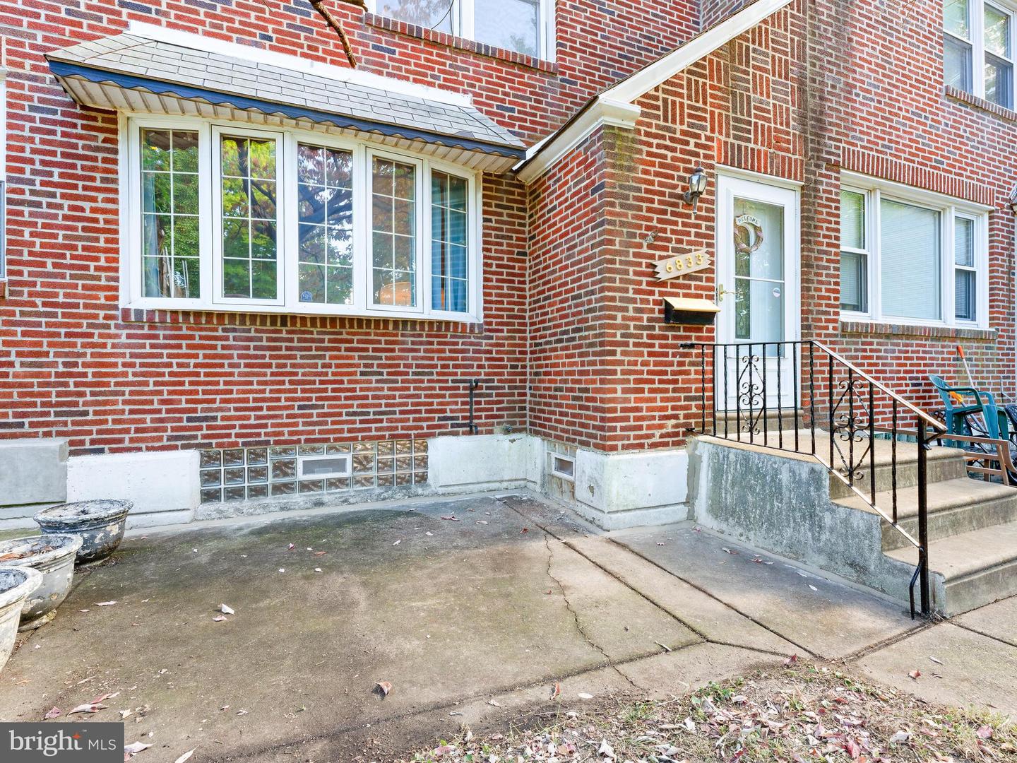 6833 E Roosevelt Blvd Property Photo 1