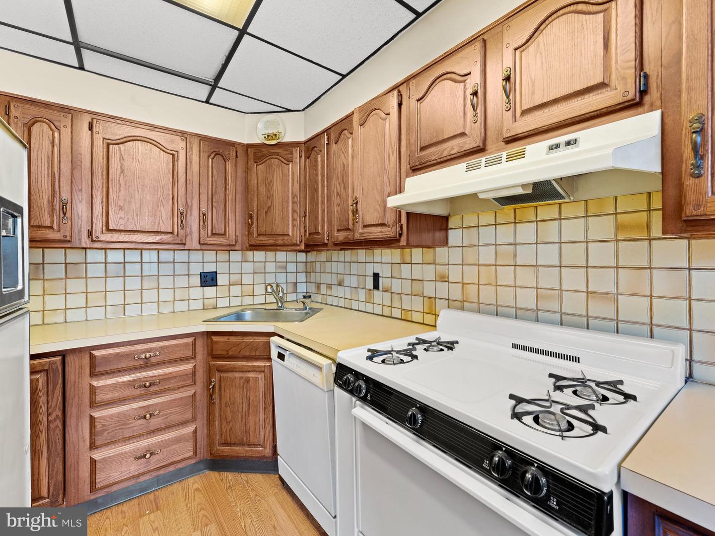 6833 E Roosevelt Blvd Property Photo 11