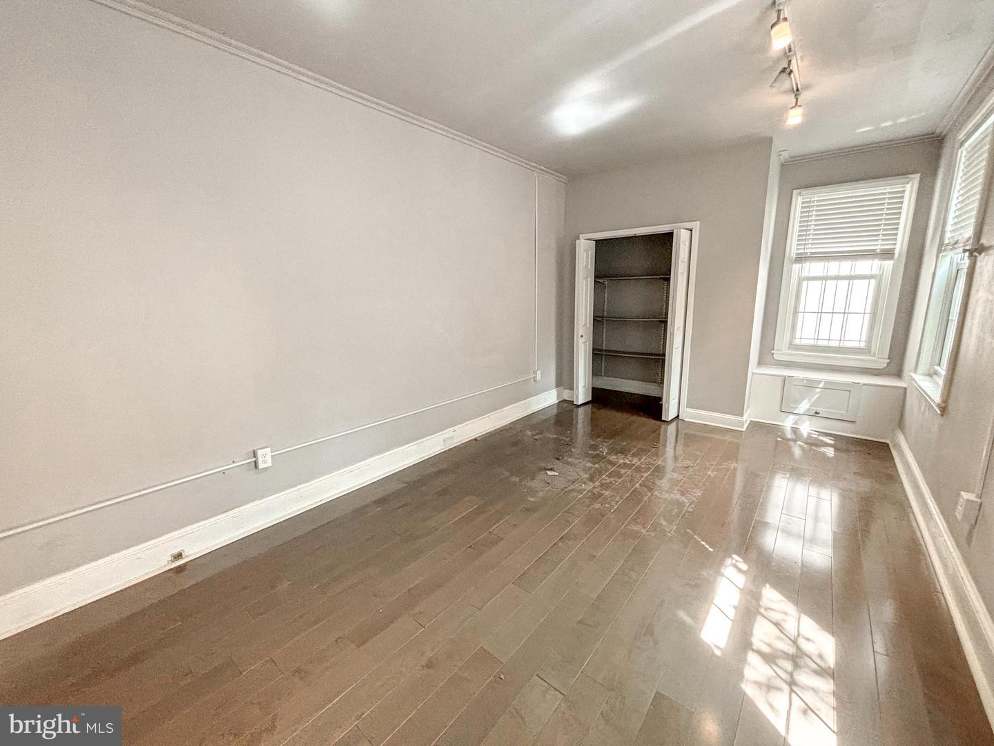 419 S Carlisle St Property Photo 9
