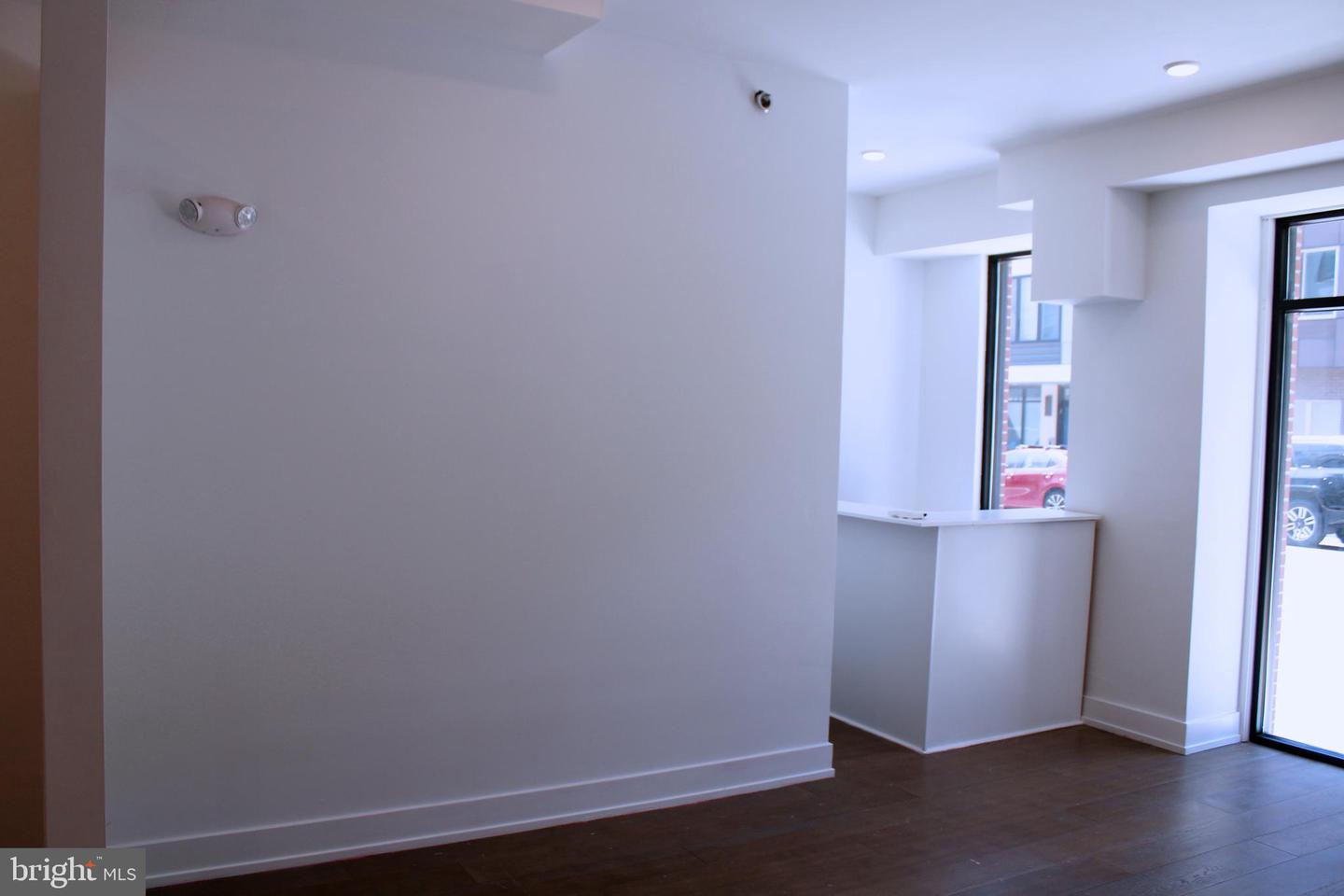1527-29 Ridge Ave #1a Property Photo 4