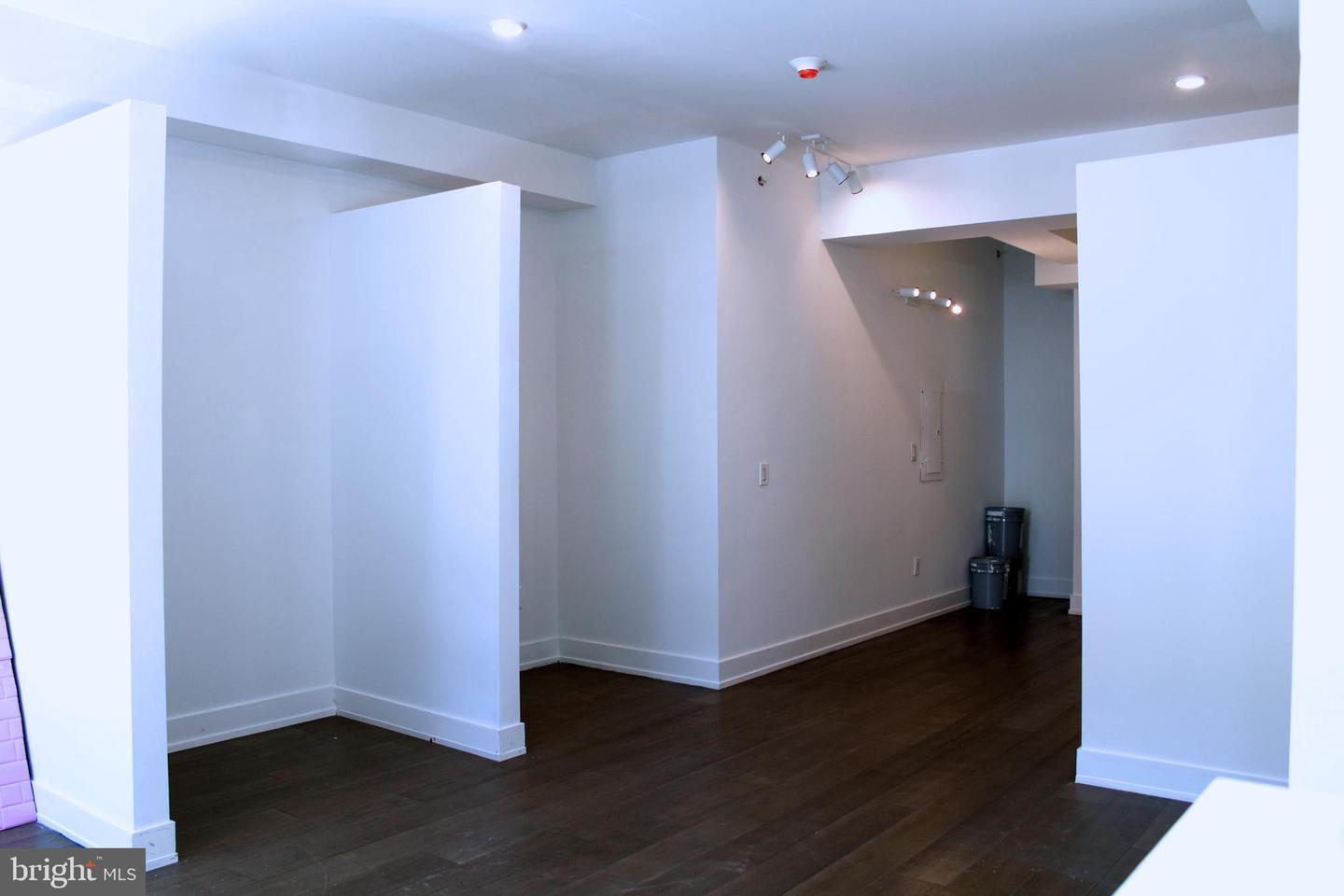 1527-29 Ridge Ave #1a Property Photo 8