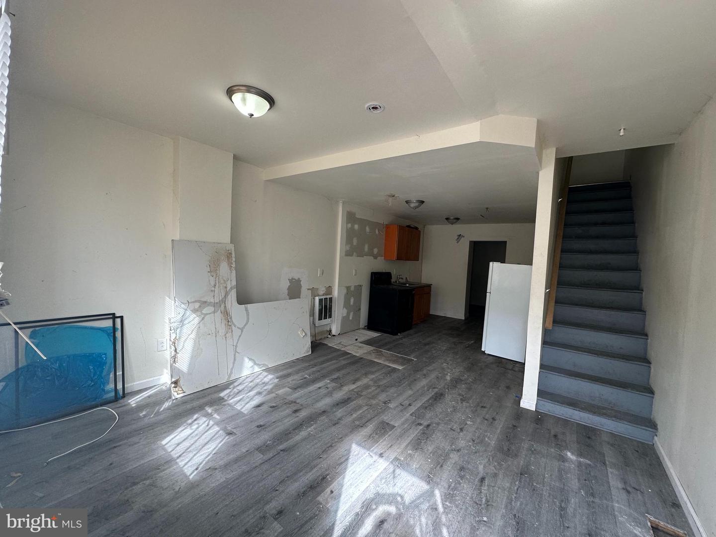 1047 W Nevada St Property Photo 3