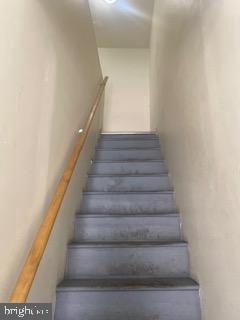 1047 W Nevada St Property Photo 6