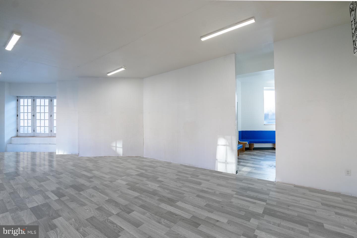 3826 Lancaster Ave #commercial Space Property Photo 2