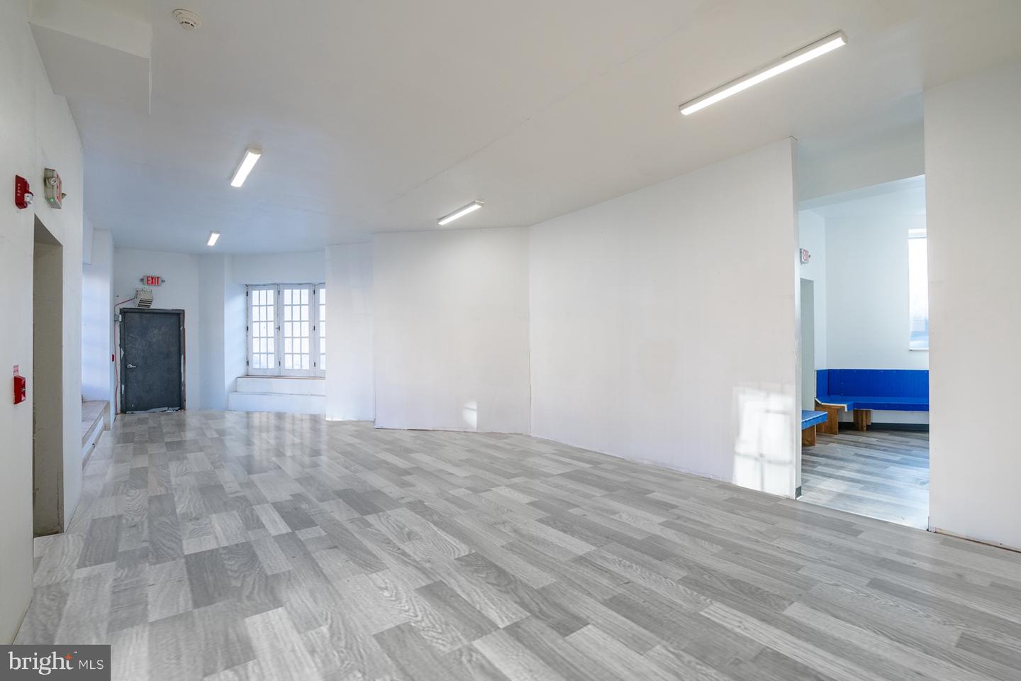 3826 Lancaster Ave #commercial Space Property Photo 3