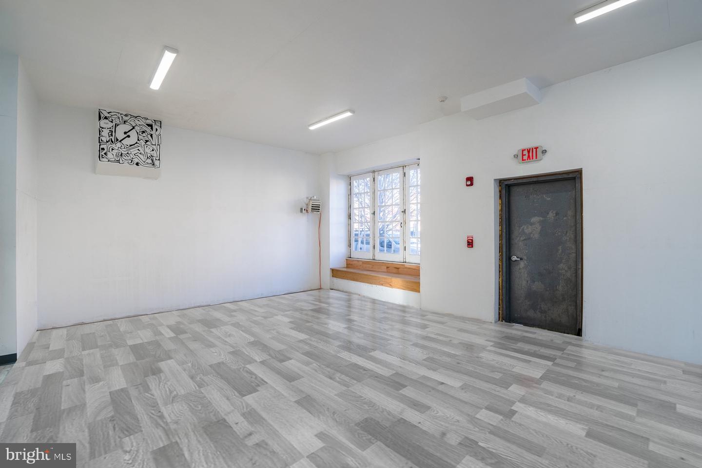 3826 Lancaster Ave #commercial Space Property Photo 4