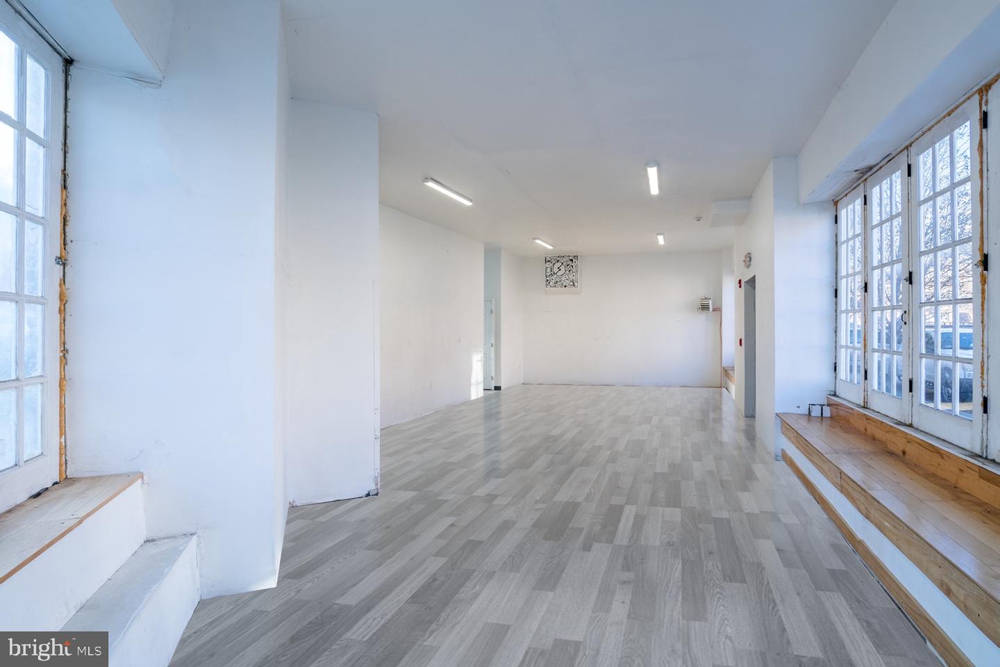 3826 Lancaster Ave #commercial Space Property Photo 6