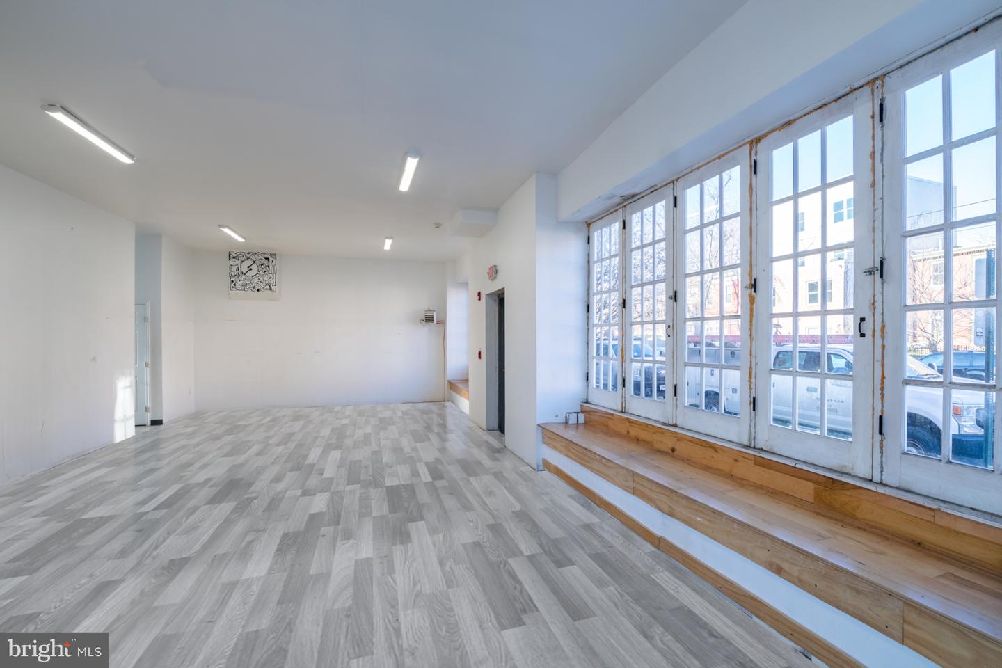 3826 Lancaster Ave #commercial Space Property Photo 8