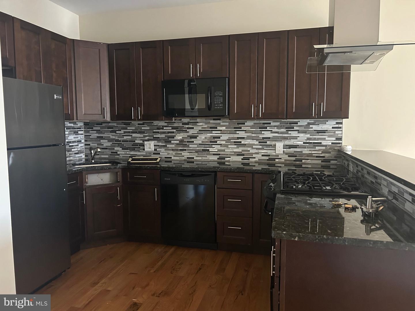 1400-14 S Darien St #b Property Photo 2