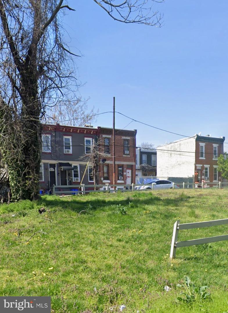 2404 N SYDENHAM ST Property Photo 1