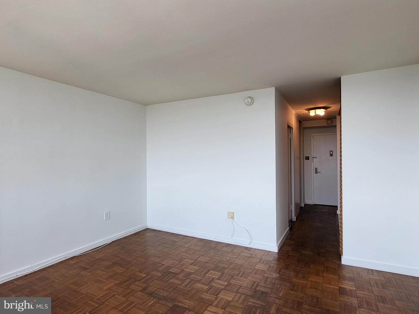604-36 S Washington Sq #913 Property Photo 2