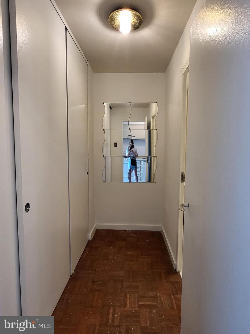 604-36 S Washington Sq #913 Property Photo 6