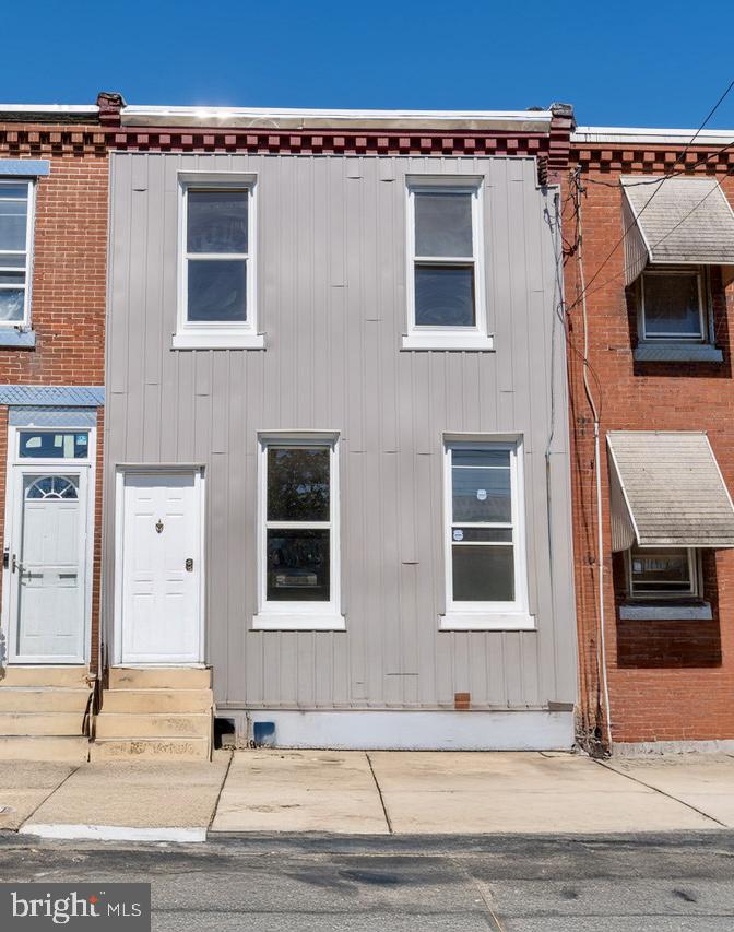 1819 E SERGEANT ST Property Photo 1