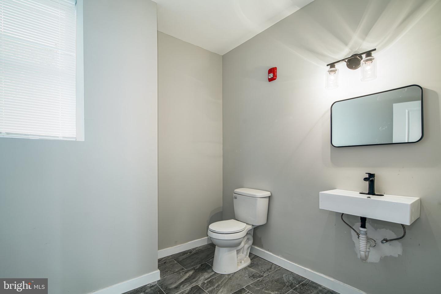 5339 Chestnut St Property Photo 4