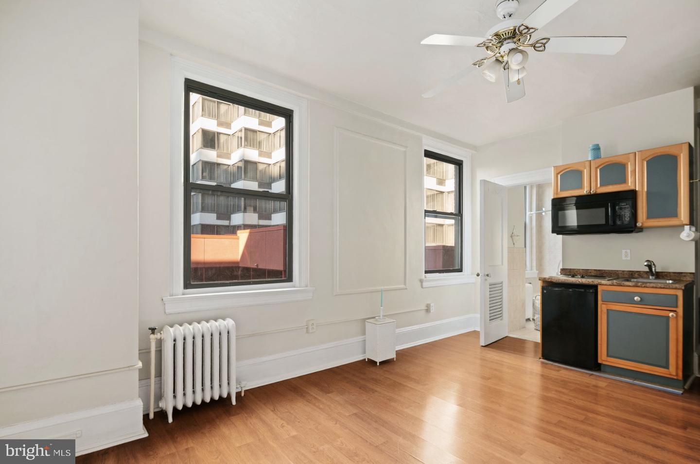 1324 Locust St #619 Property Photo 5