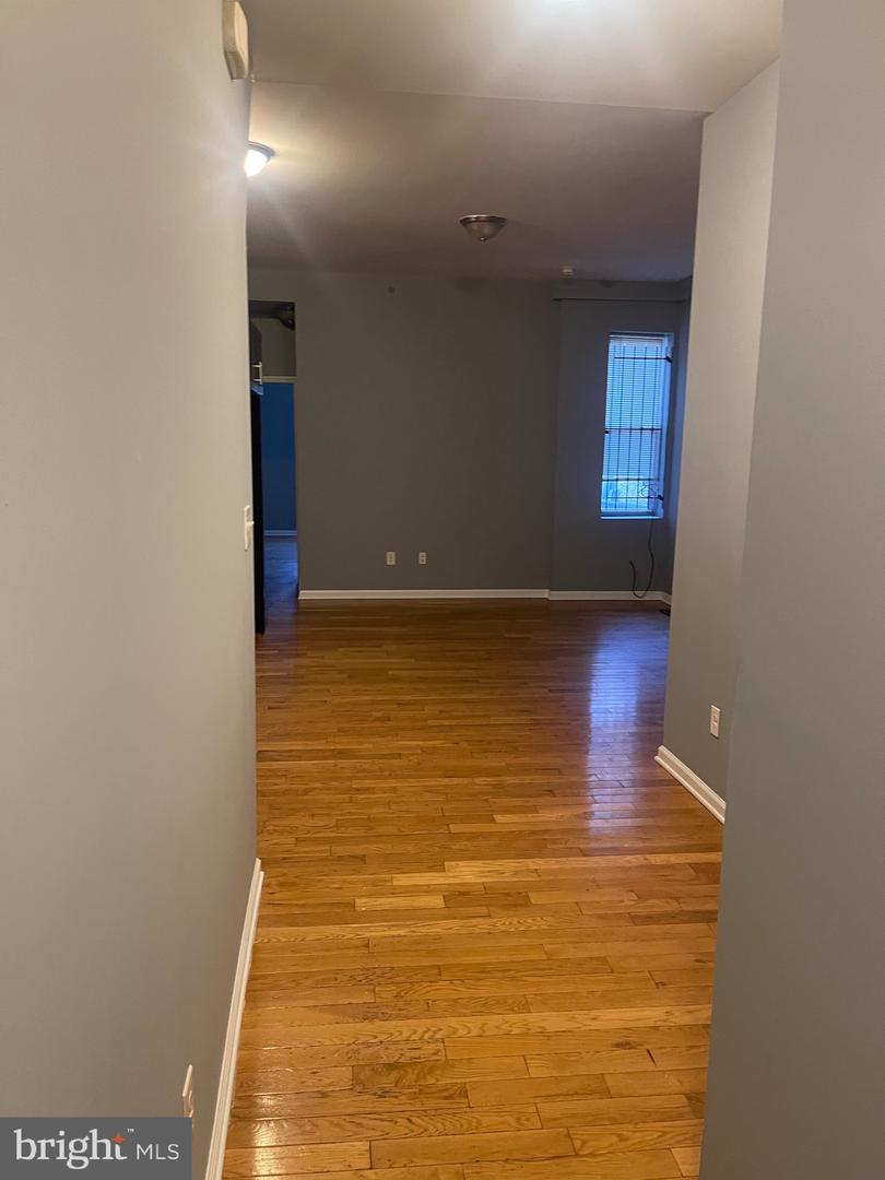 2223 N Park Ave Property Photo 1
