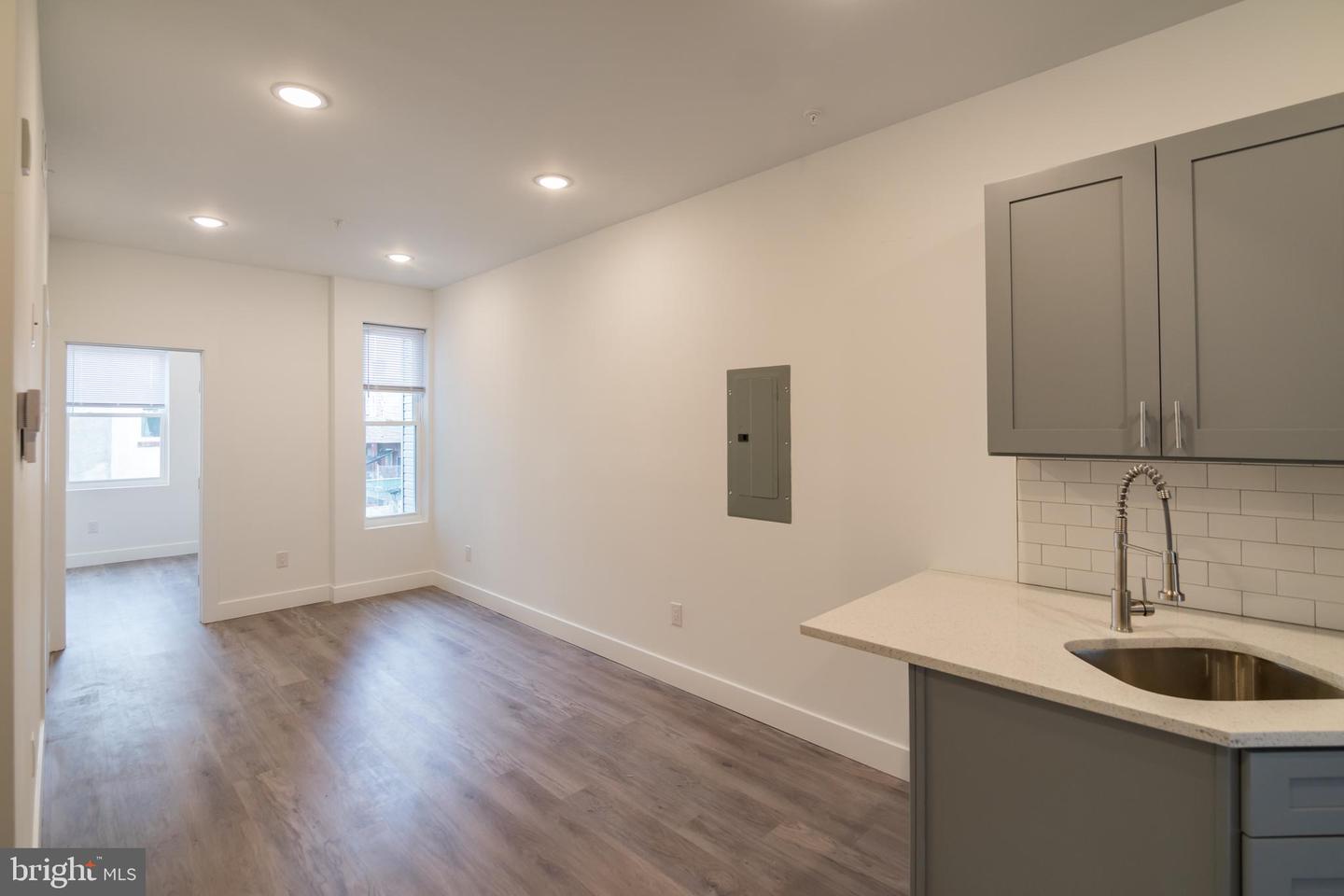 1711 SNYDER AVE #UNIT 1 Property Photo 1