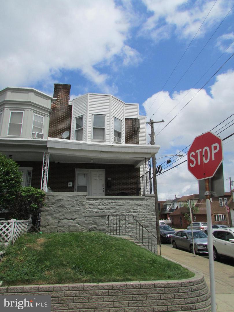 1559 E Luzerne St Property Photo 2