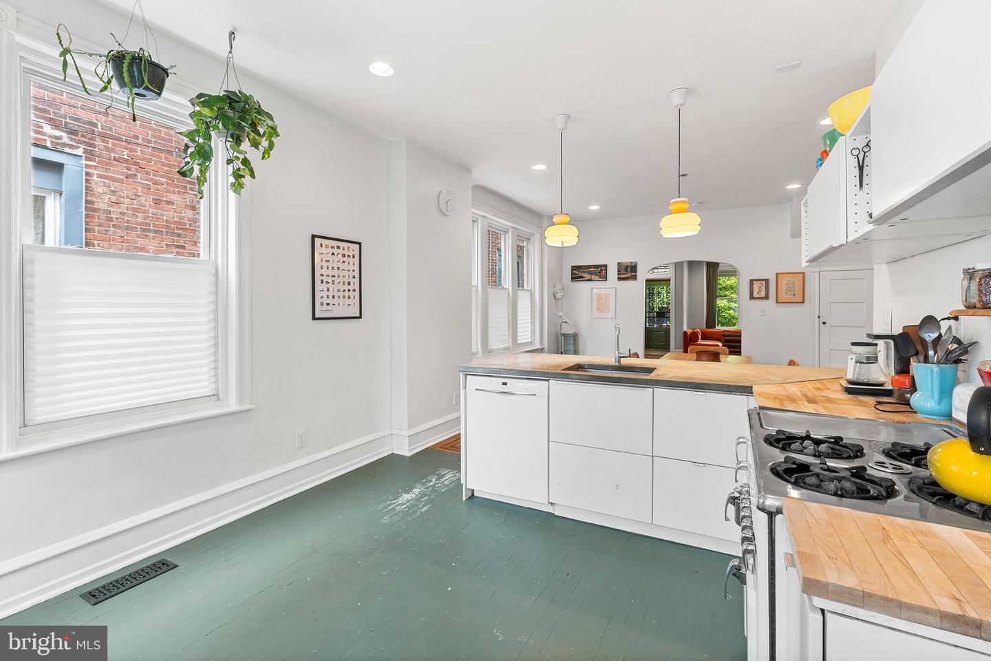 1120 S Wilton St Property Photo 16