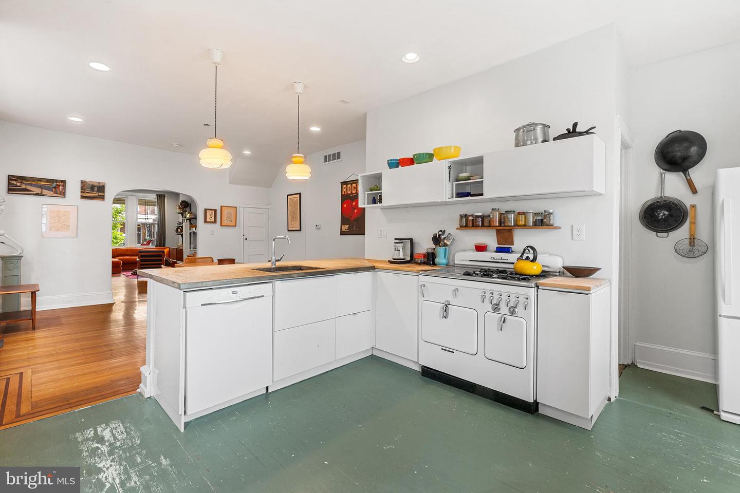 1120 S Wilton St Property Photo 17