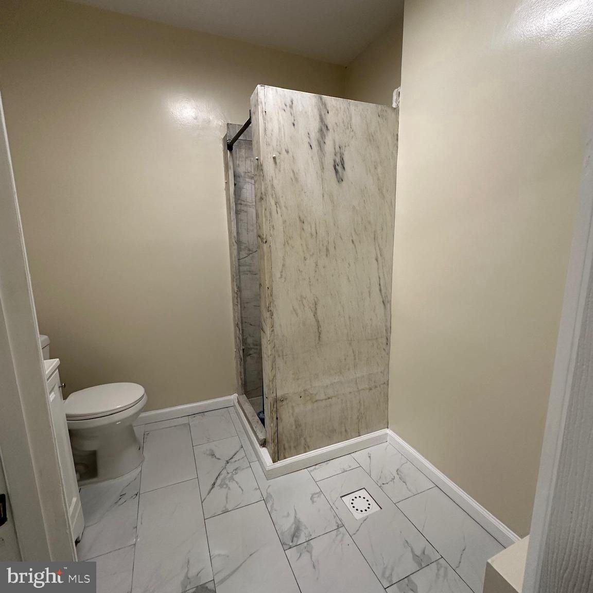 5843 Germantown Ave #2b Property Photo 10