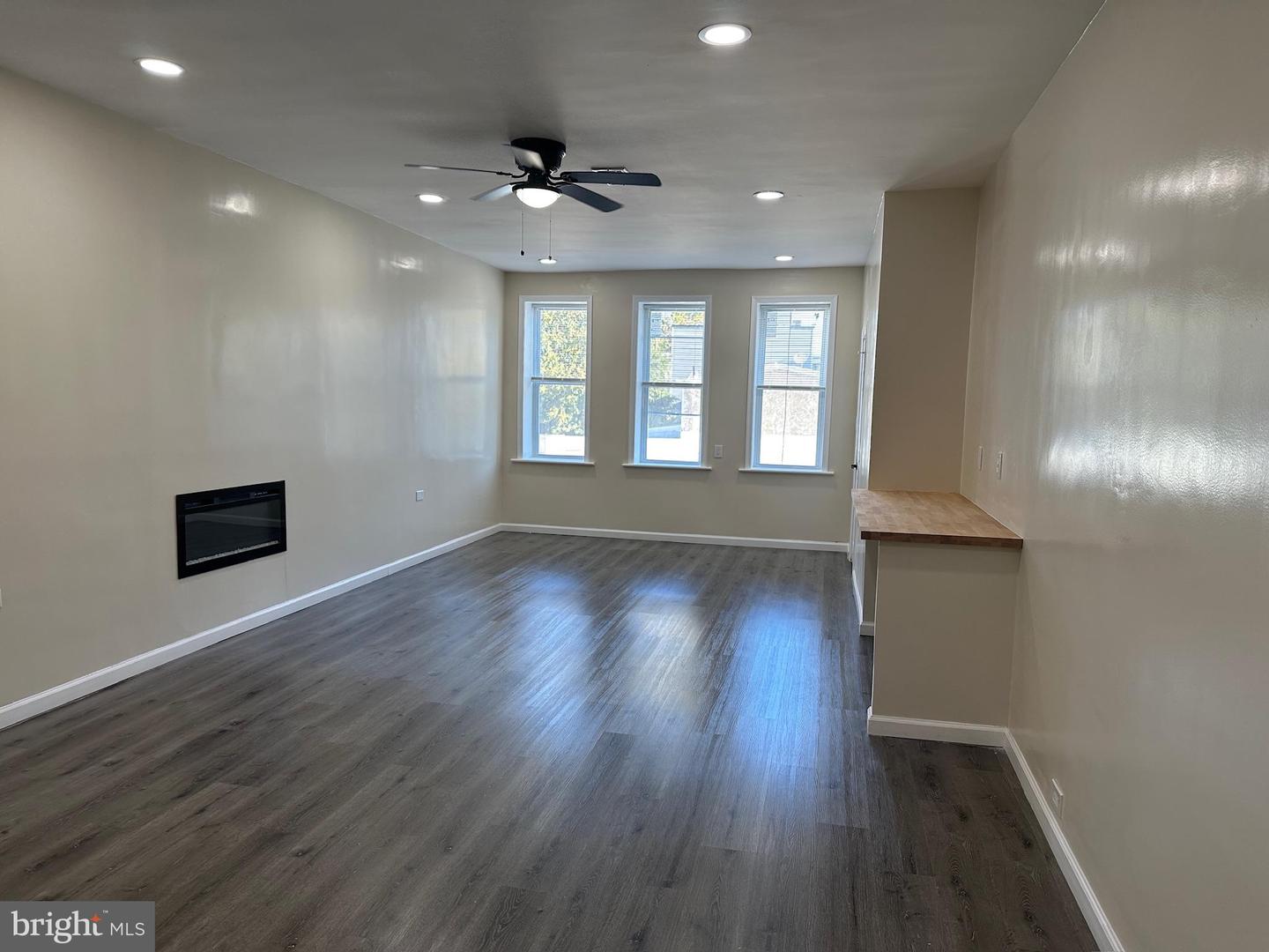 5843 Germantown Ave #2b Property Photo 14