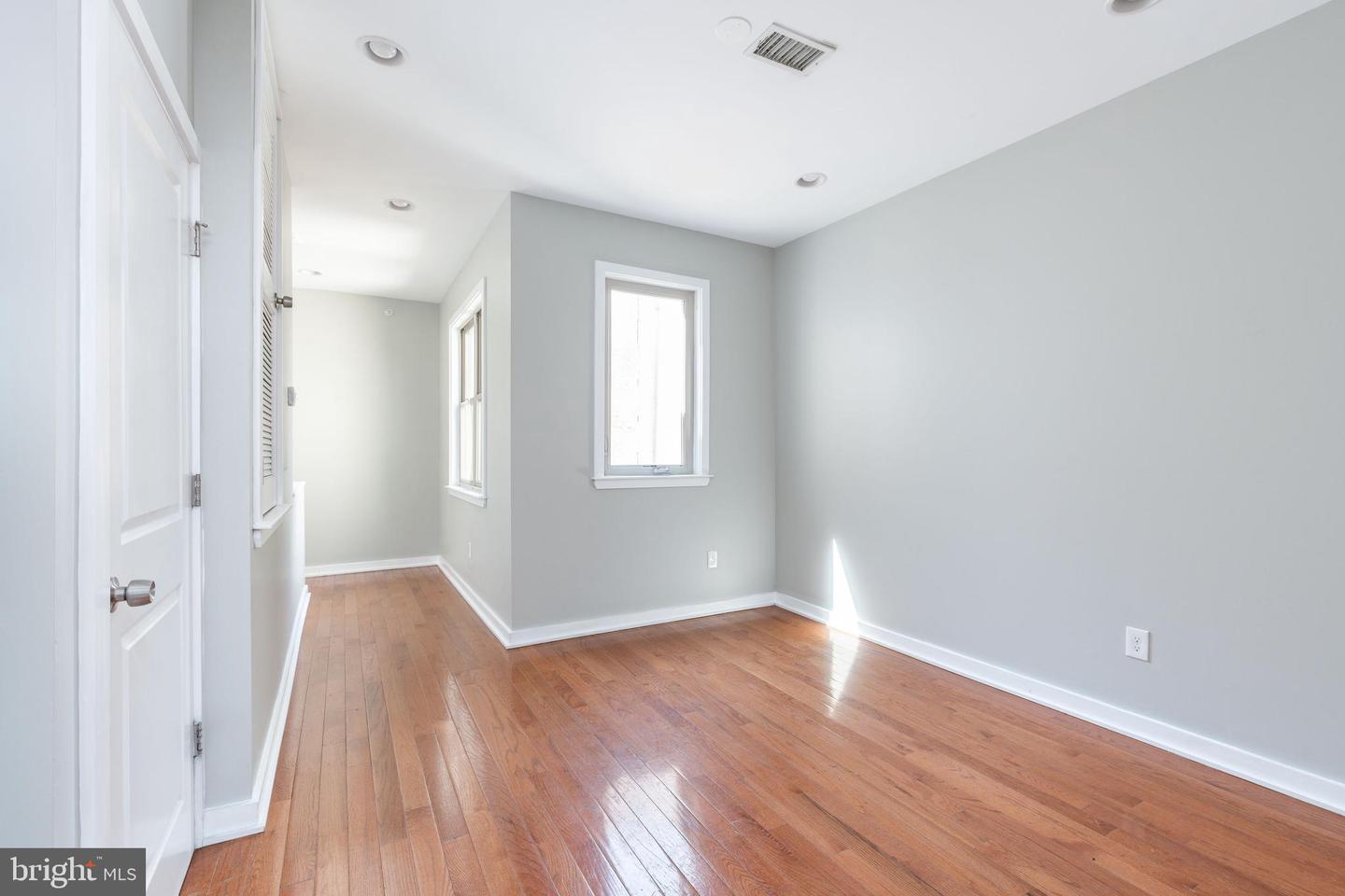 1612 N Sydenham St Property Photo 11