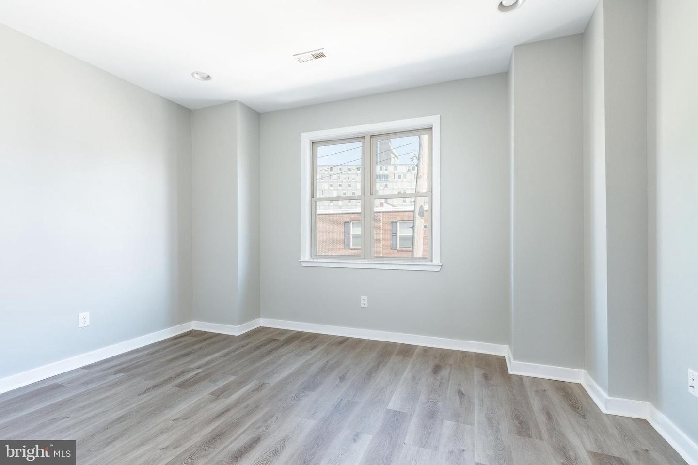 1612 N Sydenham St Property Photo 13