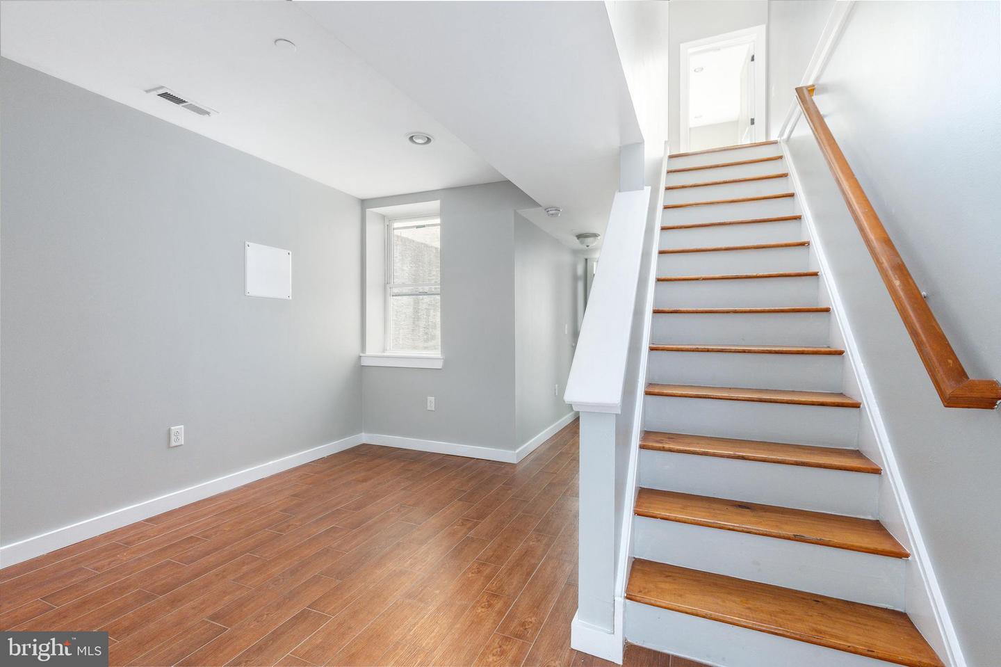 1614 N Sydenham St Property Photo 10