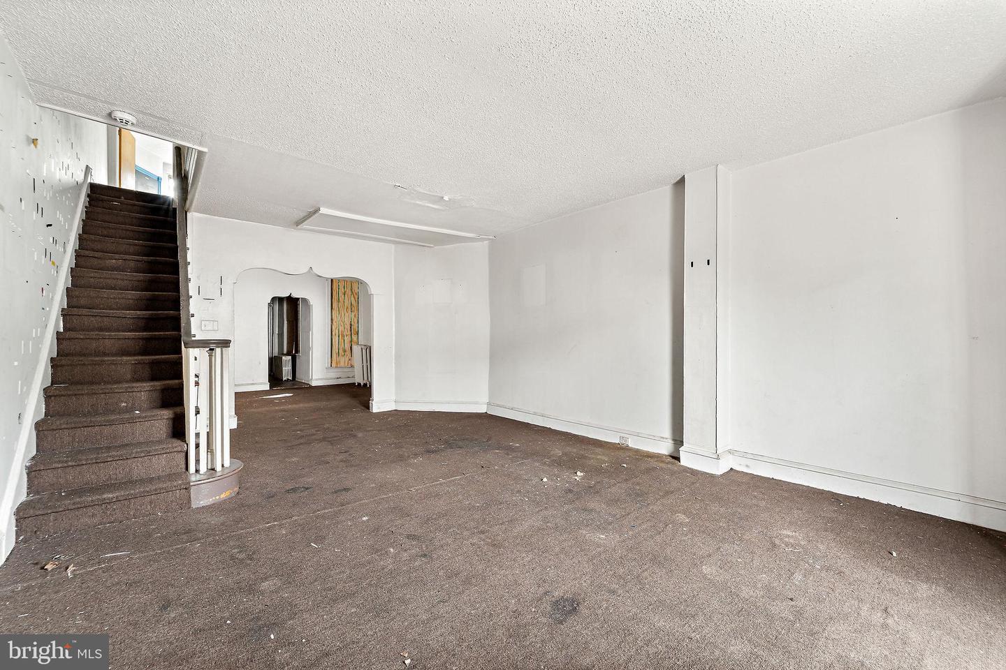 6081 Chester Ave Property Photo 4