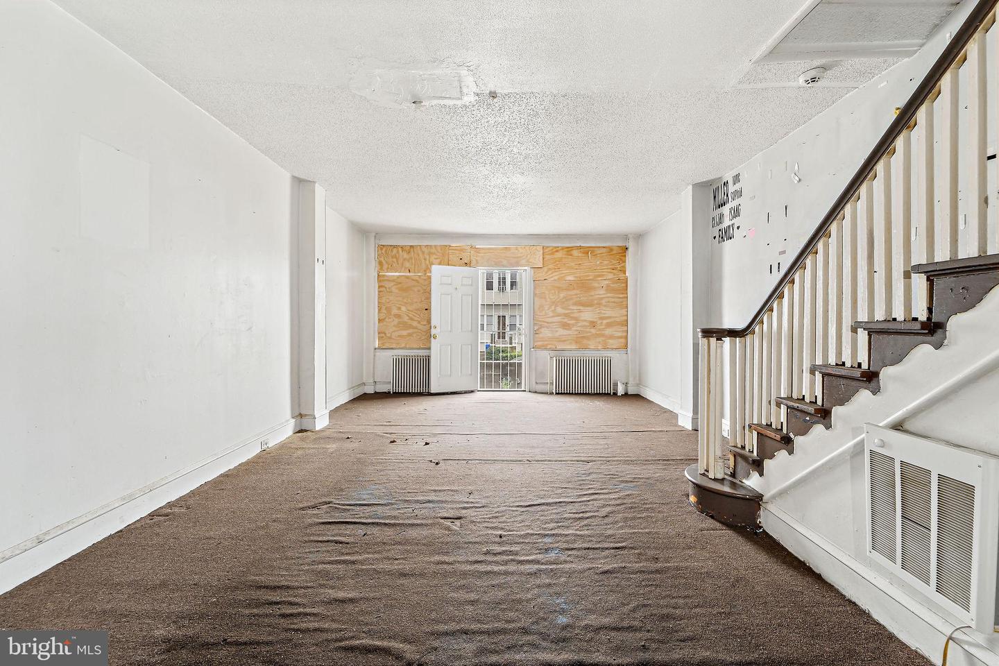 6081 Chester Ave Property Photo 5