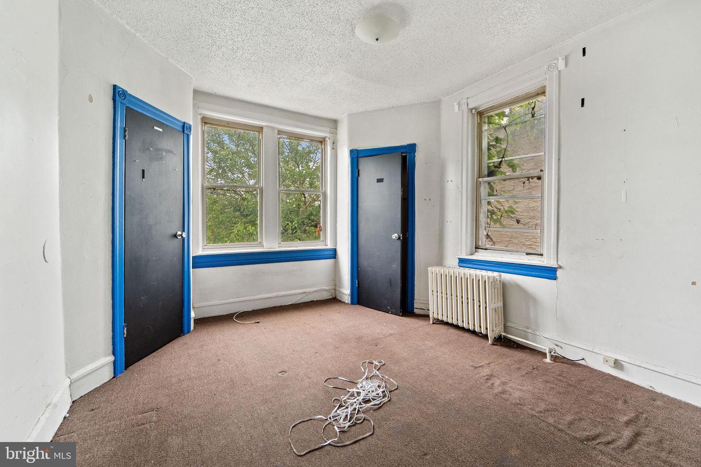 6081 Chester Ave Property Photo 9