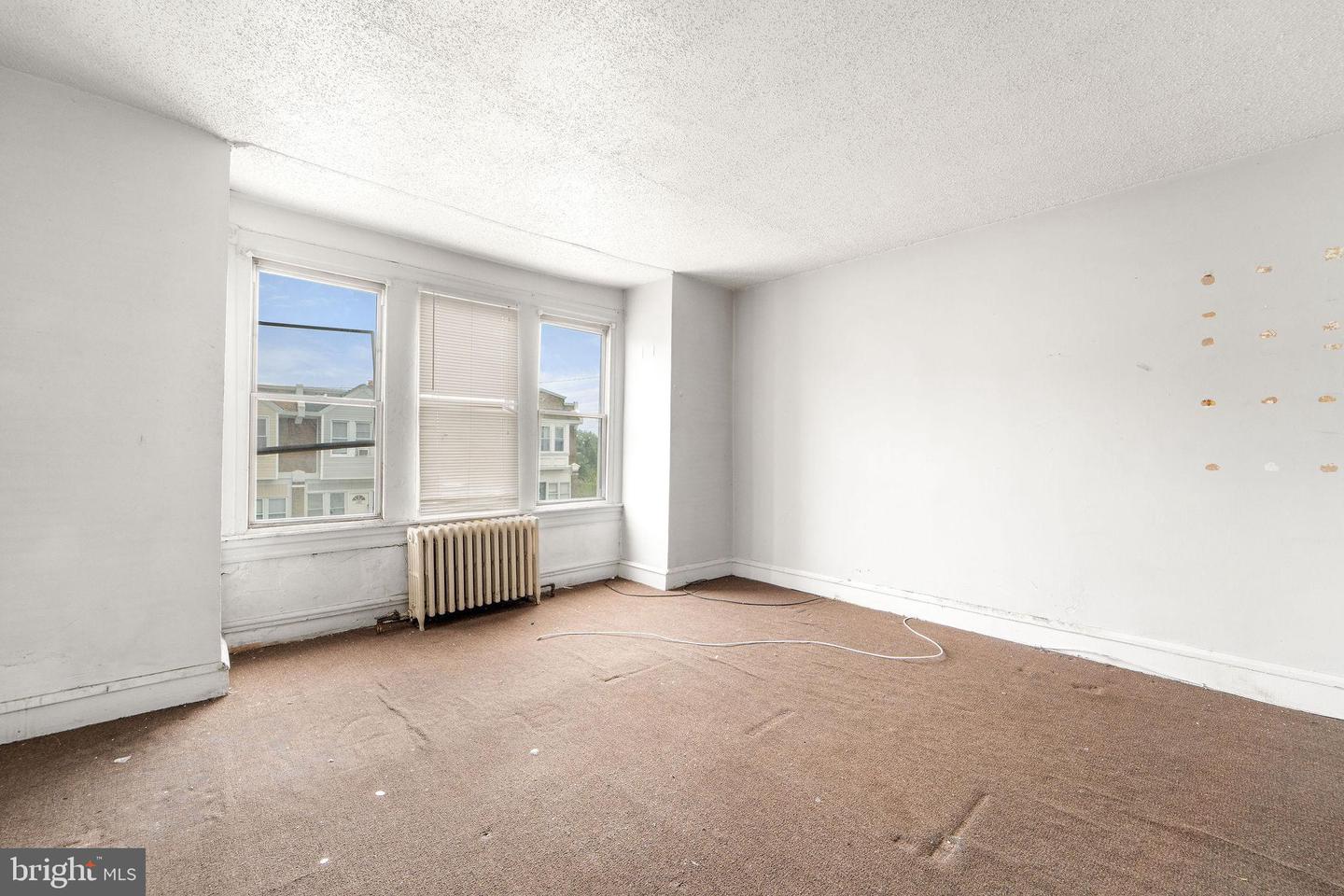 6081 Chester Ave Property Photo 12