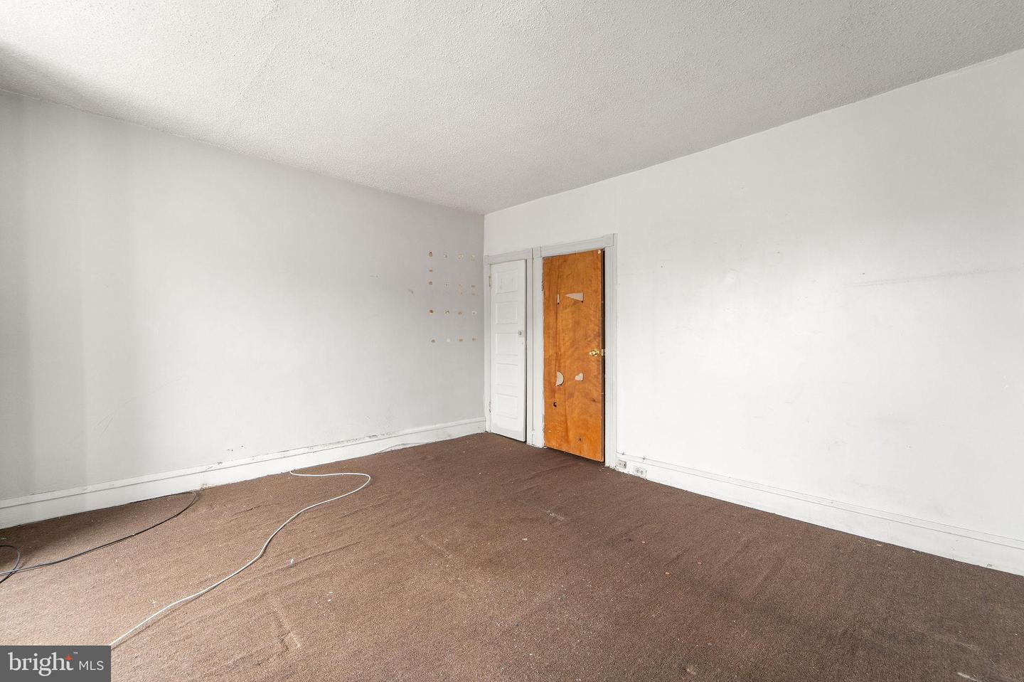 6081 Chester Ave Property Photo 16