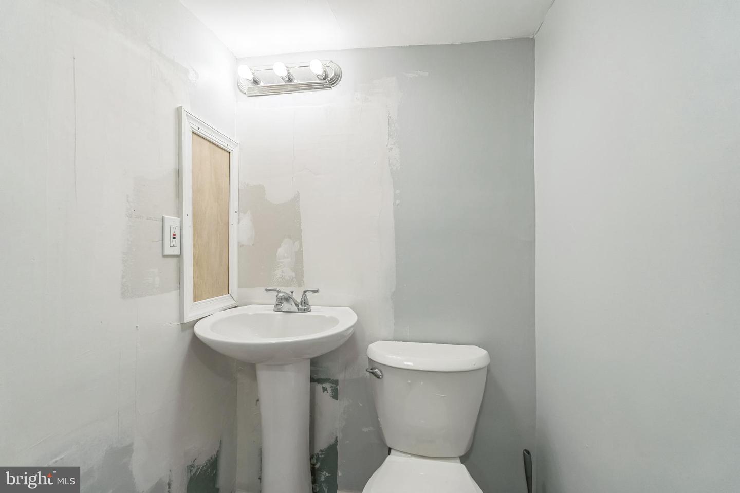6761 Germantown Ave Property Photo 11