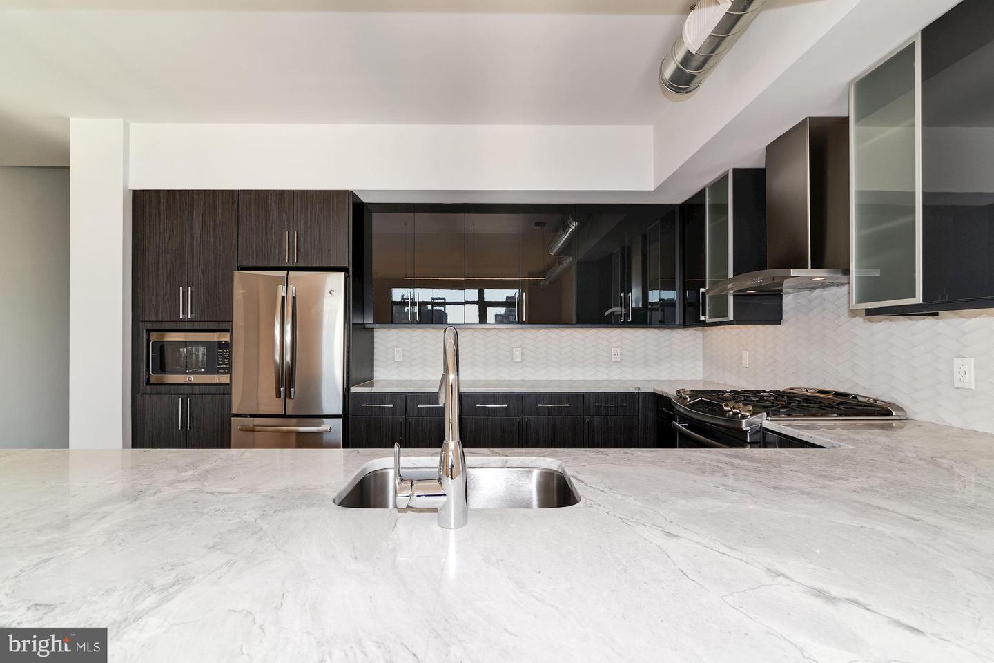 1125 Sansom St #2b-611 Property Photo 8