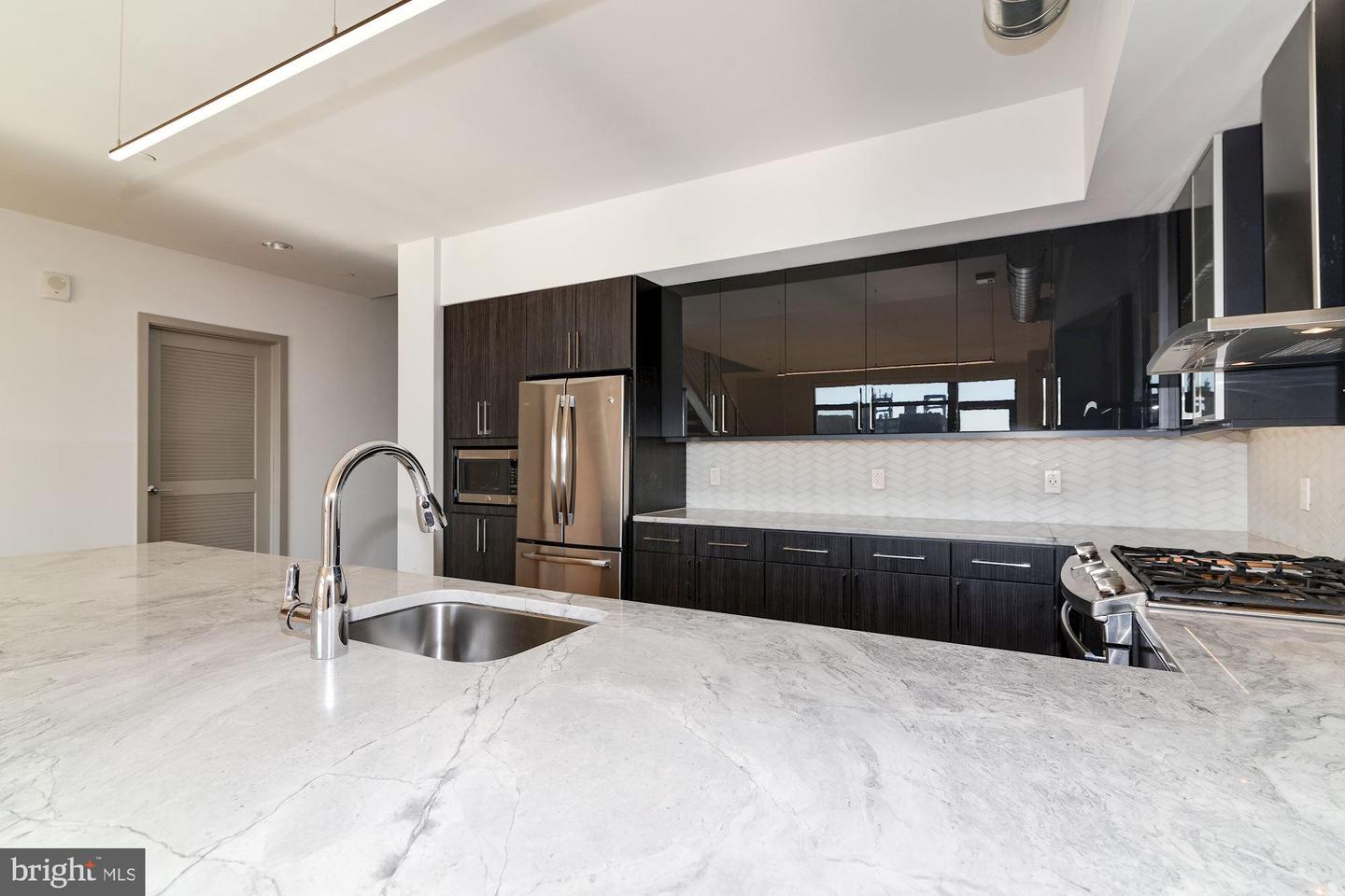 1125 Sansom St #2b-611 Property Photo 31